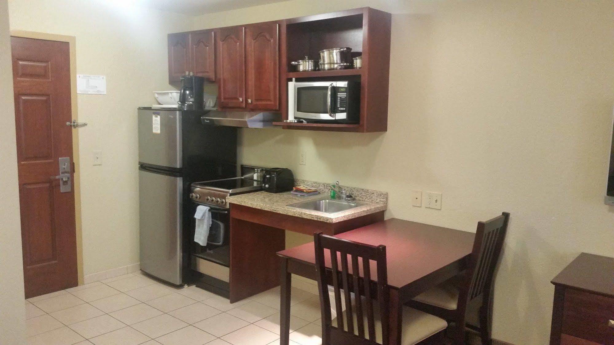 Mainstay Suites Coralville - Iowa City Bagian luar foto